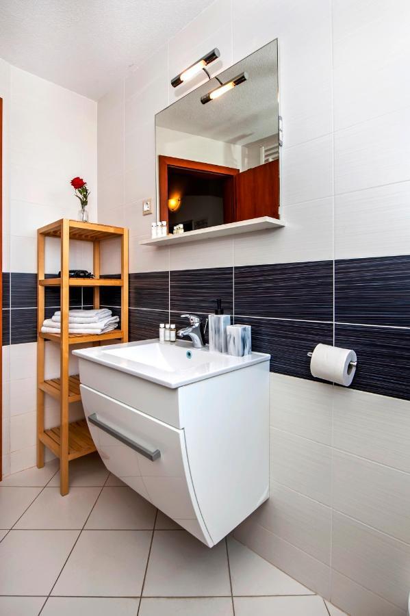 Apartments Vanda روفينج المظهر الخارجي الصورة